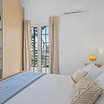 αmazing House For 8 Near The Sea! アパート Karababás