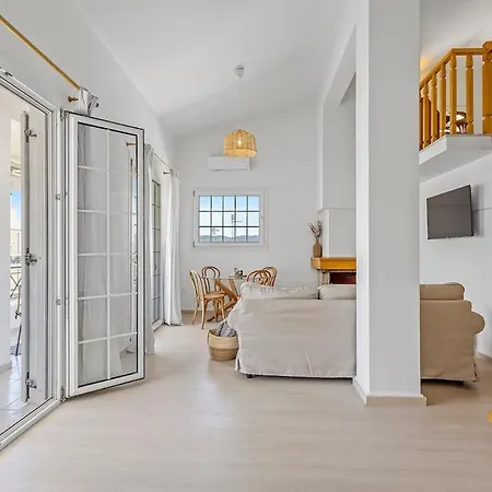 Апартаменты αmazing House For 8 Near The Sea! *